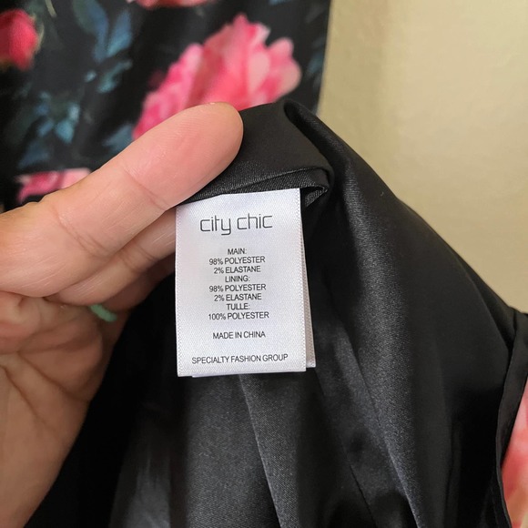 City Chic Floral delight printed fit and flare dress - Picture 6 of 8